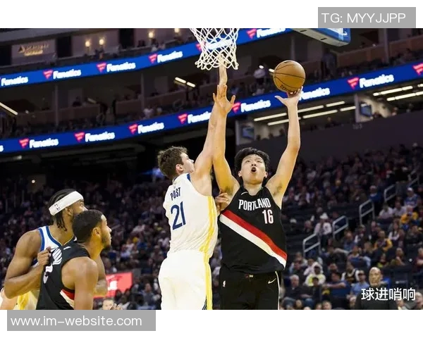 比卢普斯称赞杨瀚森展现出色比赛节奏与精彩表现