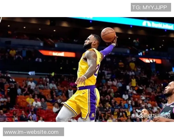 全能战士威少独领风骚成篮板助攻三分王者的唯一球员