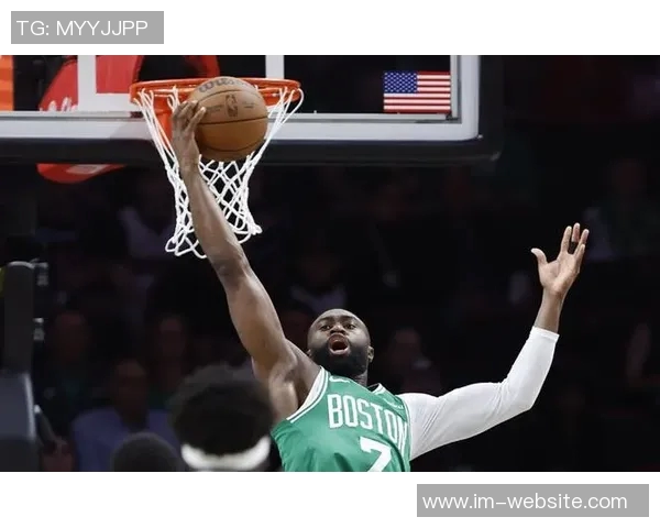 杰伦布朗半场狂砍29分展现火力全开状态正负值高达24助球队领先